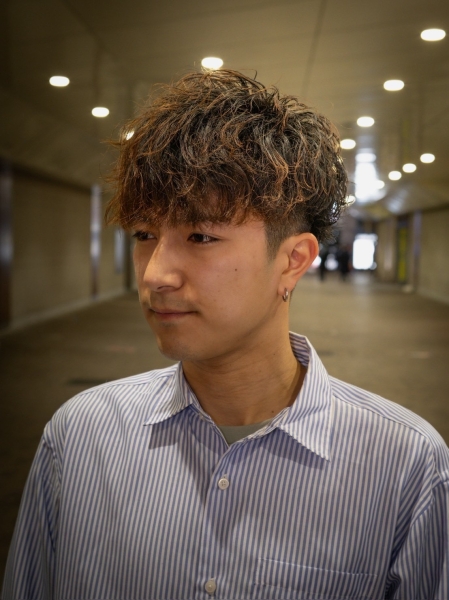 前髪下ろしの大人メンズパーマ