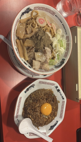 美味しいラーメン食べに行きました！