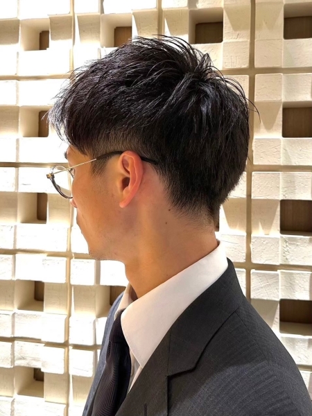 スーツヘア