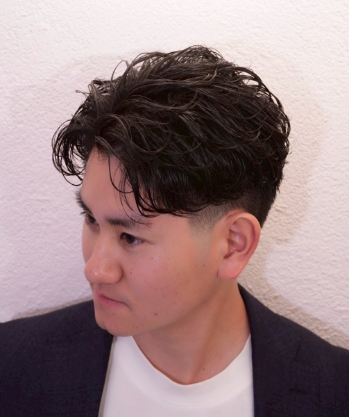 センターパート×パーマ