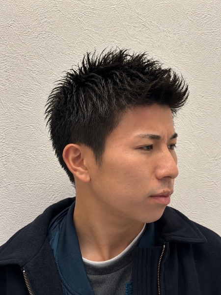 短髪でも決まる大人の束感ヘア