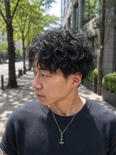 大人の色気を引き出す。強めスパイラルパーマ