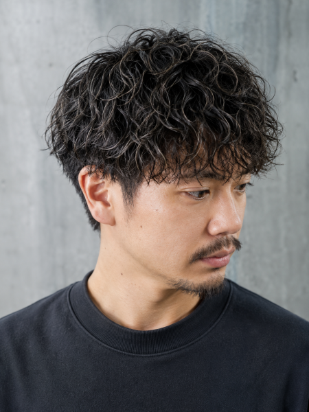 無造作なのに決まる大人のパーマ