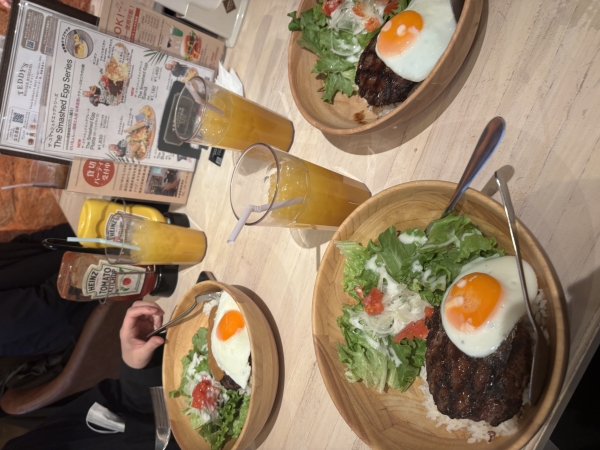 先輩方とランチ♪