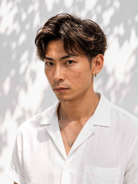 都会的な色気を纏う。大人のニュアンスパーマ