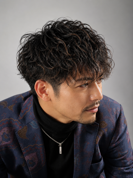 大人のカッコつけないかっこいいパーマ