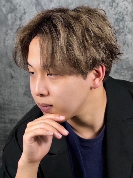 王道センターパートマッシュウルフショート