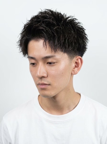 爽やかさと色気を両立した大人のツーブロックスタイル