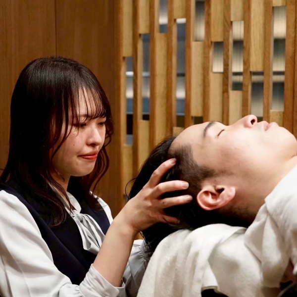 疲れをほどく大人男性の極上ヘッドスパ