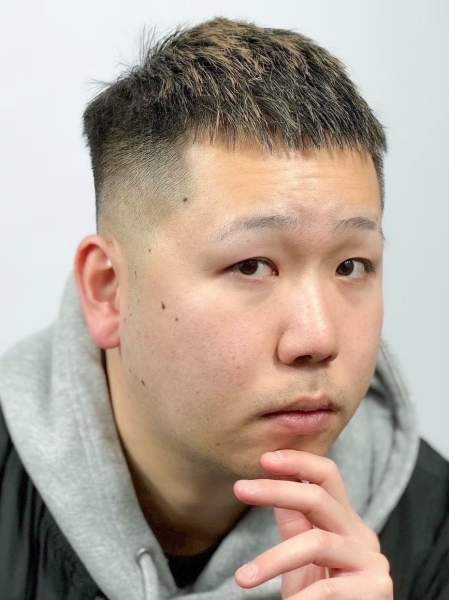 大人の色気漂うナチュラルフェードショート