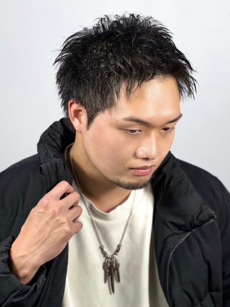 大人の余裕を感じるナチュラルスパイキー