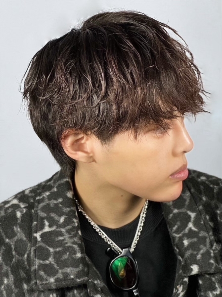 重め×ツイストで叶う“抜け感マッシュ