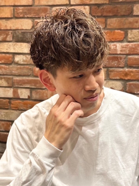 秋映えする前下がり×ゆるパーマで大人の余裕を