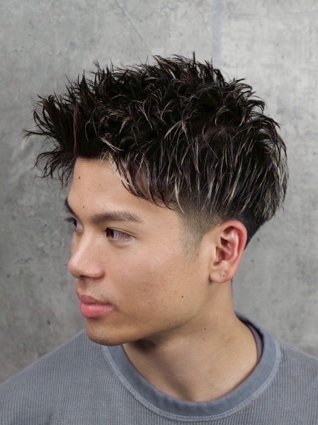 さりげない色気。大人のツーブロックメッシュ