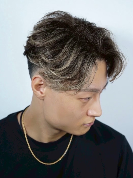 バーバーならではの“整う”センターパート