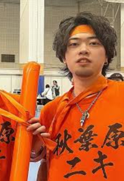 冬コーデに馴染む“ゆるスパ”ミディアム