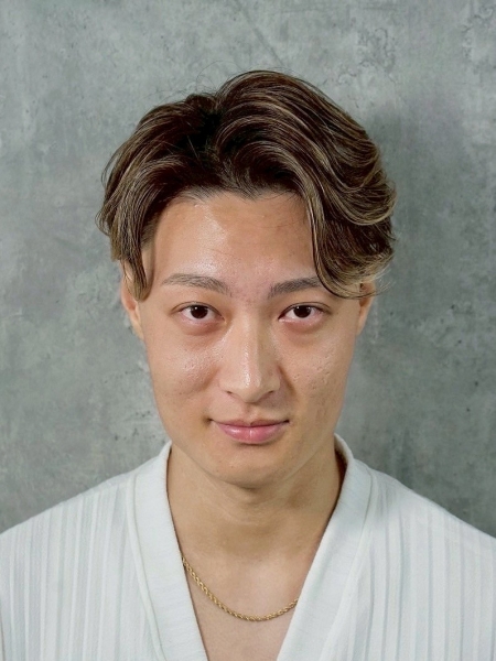 ハイライト×ニュアンスパーマで秋を軽やかに