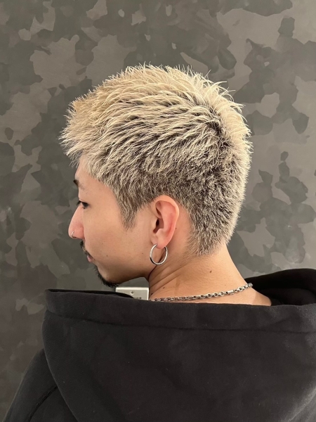 明るめ×清潔感！大人のハイトーンショート