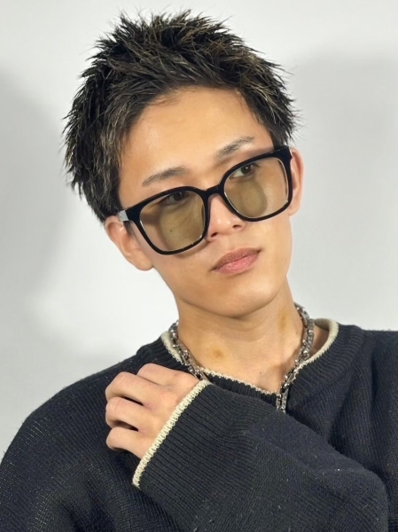 清潔感と男らしさを両立!黒髪ショート