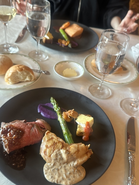 ディズニーシーのコロンビア号で贅沢ランチ