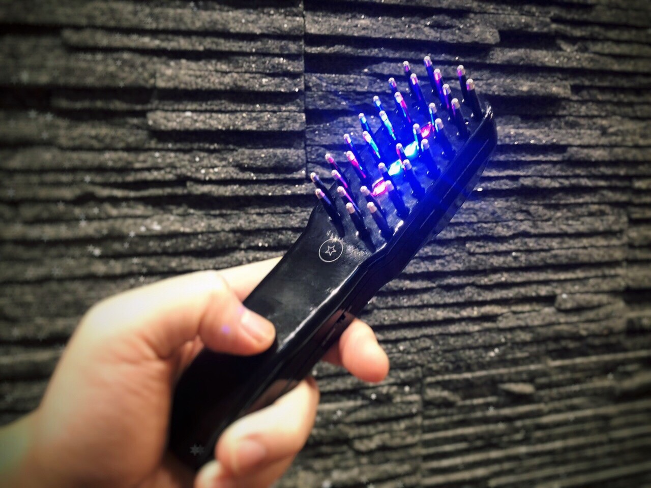 今SNS、テレビ巷で話題のデンキバリブラシがHIRO GINZAでは驚き価格で