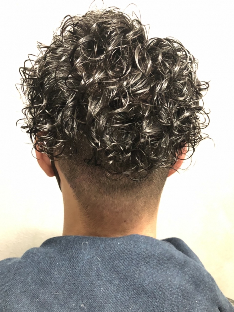 ツーブロック スパイラルパーマ ヘアカタログ 高級理容室 床屋 ヒロ銀座ヘアーサロン