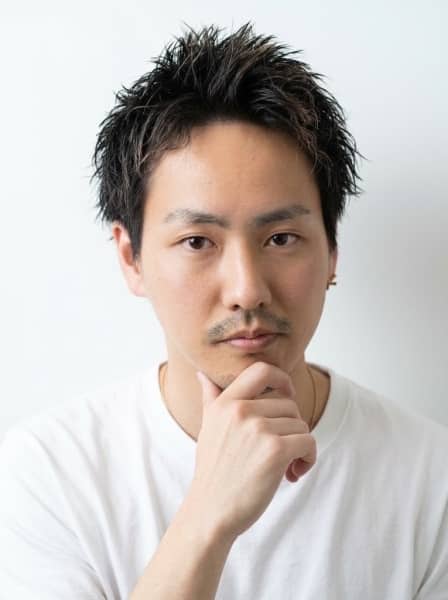 大人の男の清潔感を宿すアップバング