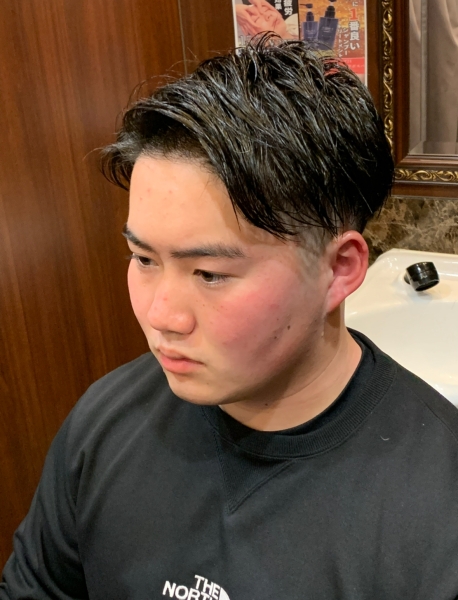 ツーブロックで秋の大人バランス