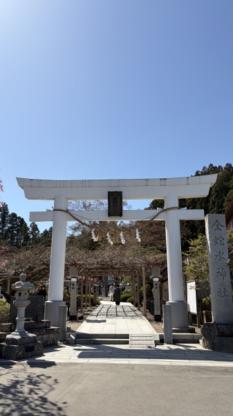 歩くパワースポットになる男in金蛇水神社