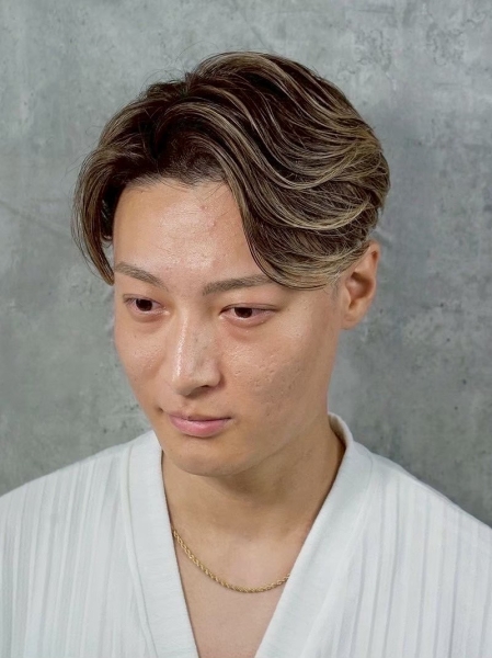 韓国風センターパートで色気のある秋ヘアに