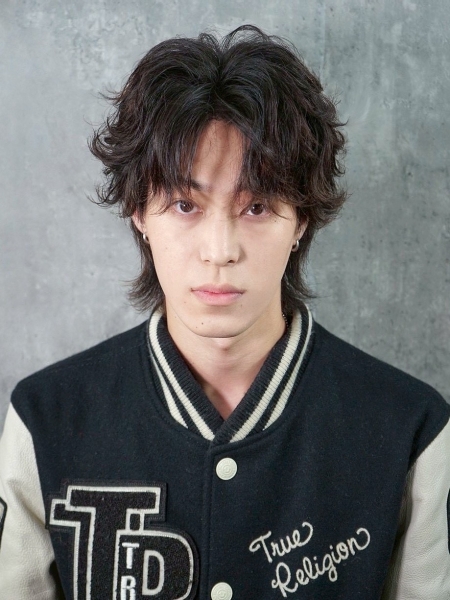 理容室と美容室の良さを活かしたメンズウルフスタイル｜広島で再現性の高いメンズヘアをご提案