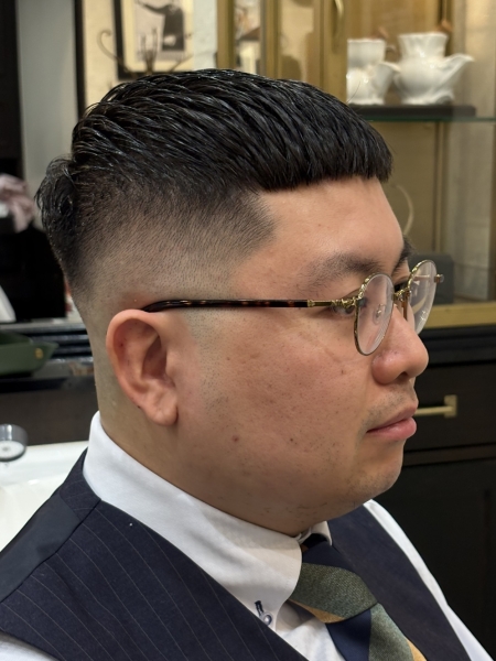 スーツに合う大人のフェードスタイル