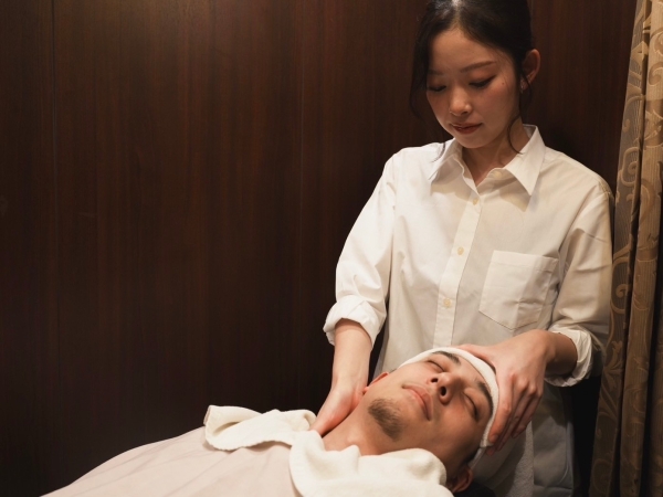 男の印象を整える、フェイシャルマッサージで肌リセット