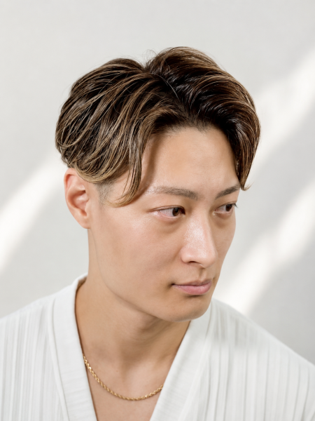毛流れで魅せるメンズセンターパート