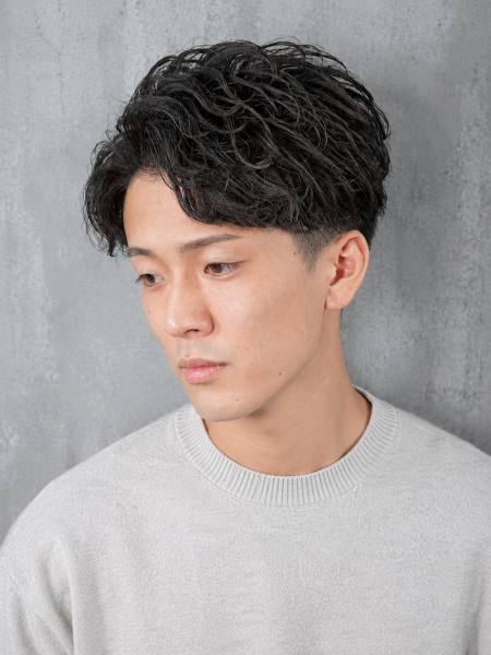 【銀座】色気と清潔感を両立するメンズパーマ