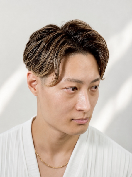 大人っぽく決まるセンターパート