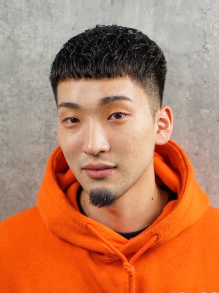 短髪×パーマで清潔感UP