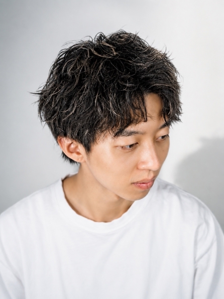 自然に決まるメンズショートパーマ