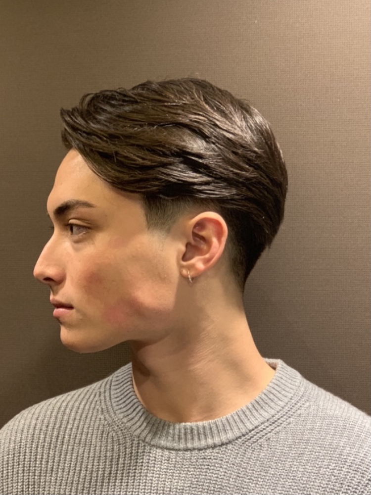 サイドパートローフェード ヘアカタログ 高級理容室 床屋 ヒロ銀座ヘアーサロン サイドパートローフェード ヘアカタログ 高級理容室 床屋 ヒロ銀座ヘアーサロン