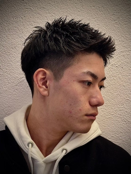 残暑に映えるスパイキーショート