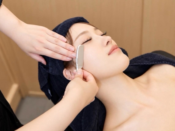 Lỗ chân lông quanh mũi, má và vùng chữ T dễ nhìn thấy hơn?