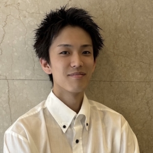 中越　仁一郎