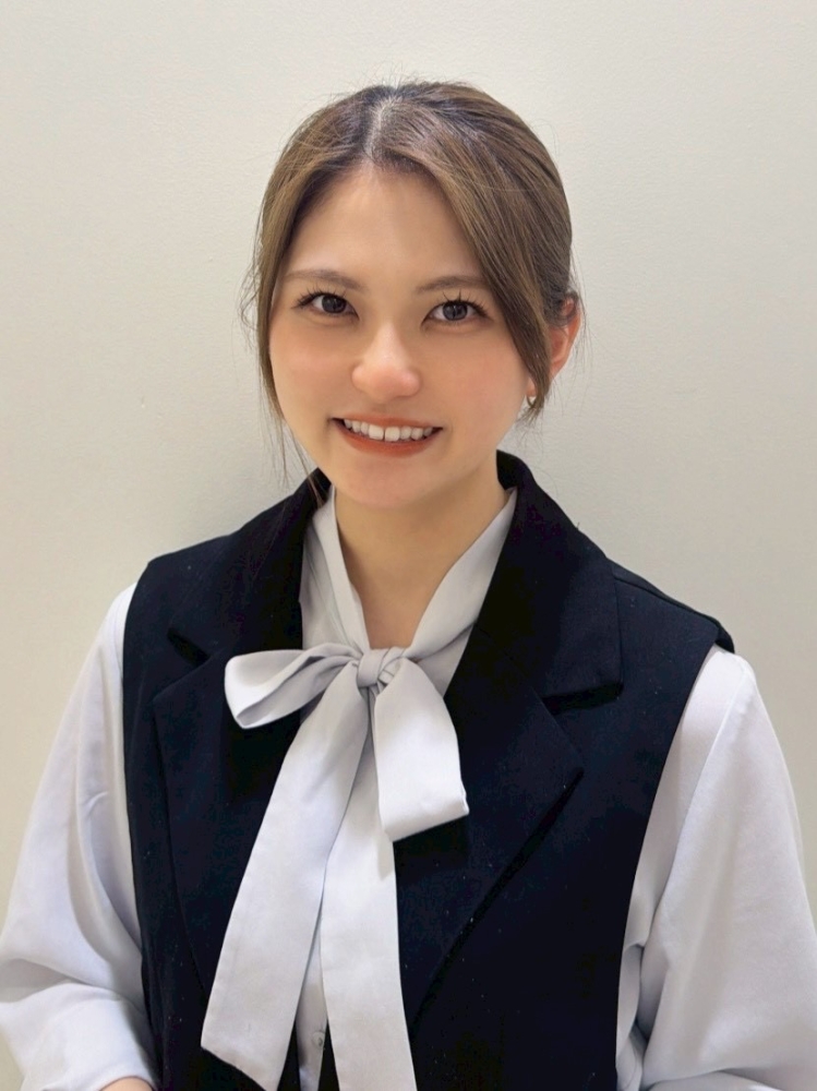 草野利佳