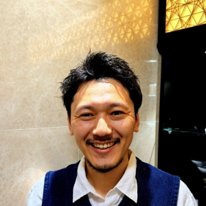 Kazu      manager.  (Giám đốc)
