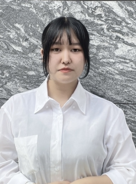 安田　遥【カット以外指名不可】