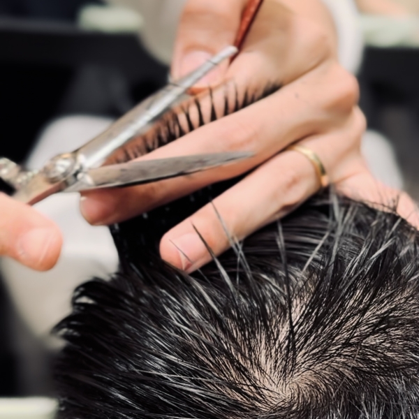 CAREFULLY SELECTED ELITE STYLISTS